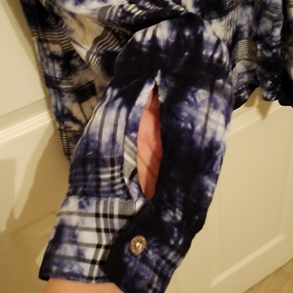 C & C California Womens Size M Blue, Black White Tie Plaid Button Front Shirt - Picture 5 of 6